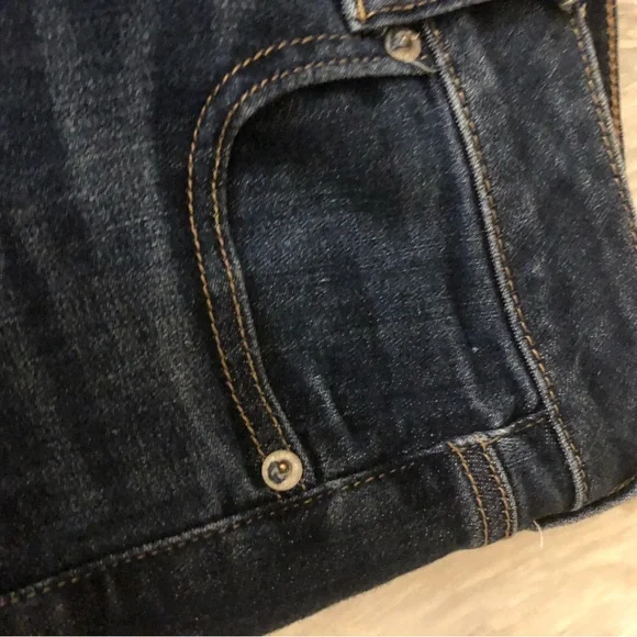 American Eagle Outfitters Skinny Bermuda Shorts. Size 4. Stretch Denim - Picture 4 of 8